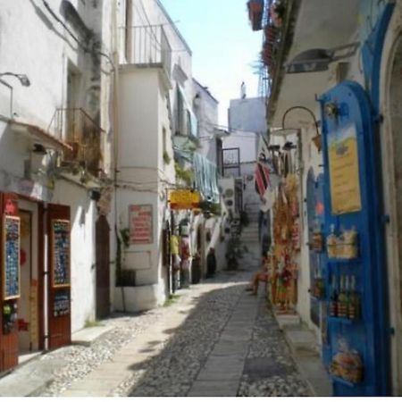B&B Tra Le Vie Del Borgo Vieste Exteriér fotografie