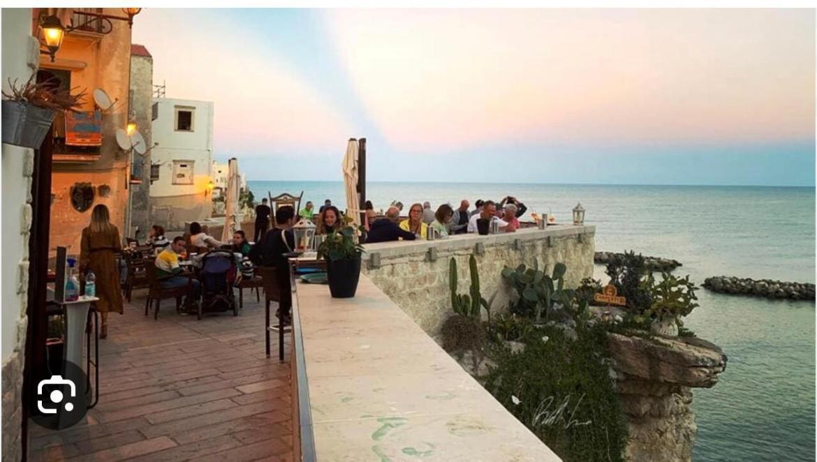 B&B Tra Le Vie Del Borgo Vieste Exteriér fotografie